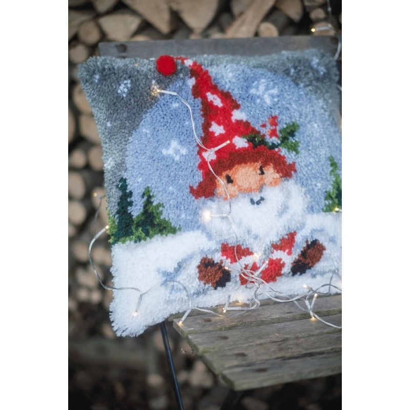 Vervaco Latch Hook Kit Cushion Christmas Gnome In The Snow 4 Vervaco Latch Hook Kit Cushion Christmas Gnome In The Snow - Image 2